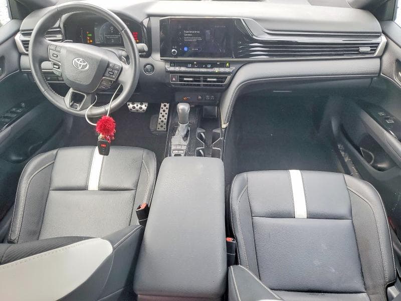2025 TOYOTA CAMRY SE 8