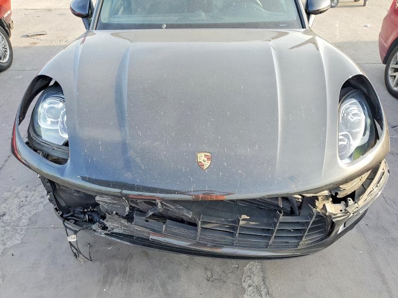 2018 PORSCHE MACAN 12