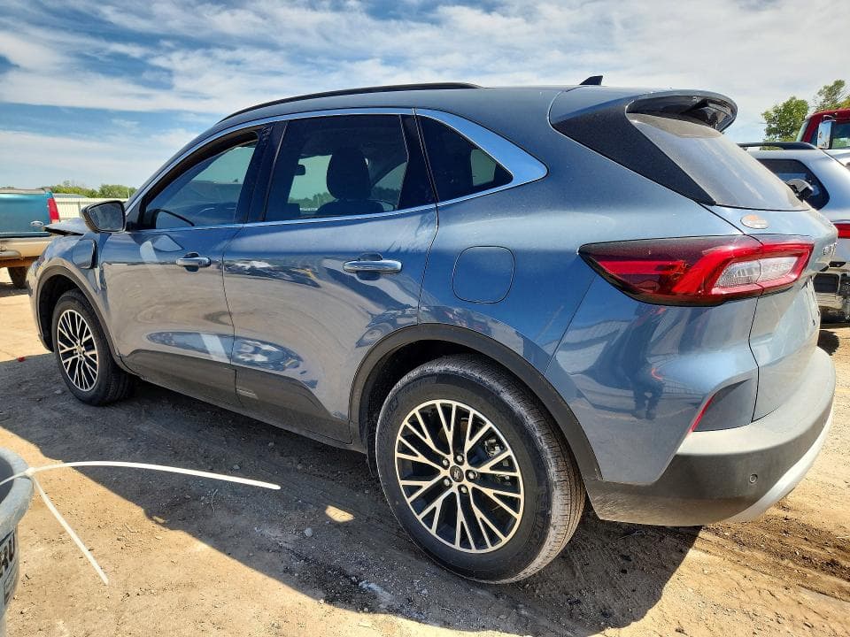 2025 FORD ESCAPE 2