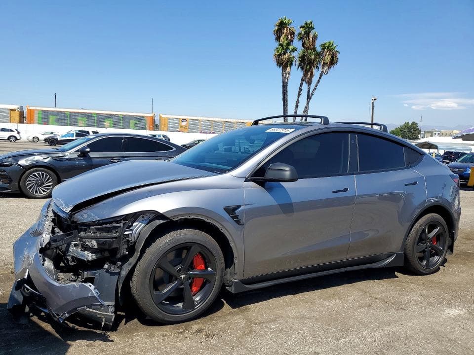 2026 TESLA MODEL Y - 1