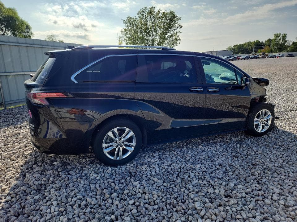 2024 TOYOTA SIENNA LIMITED 7-PASSENGER 3