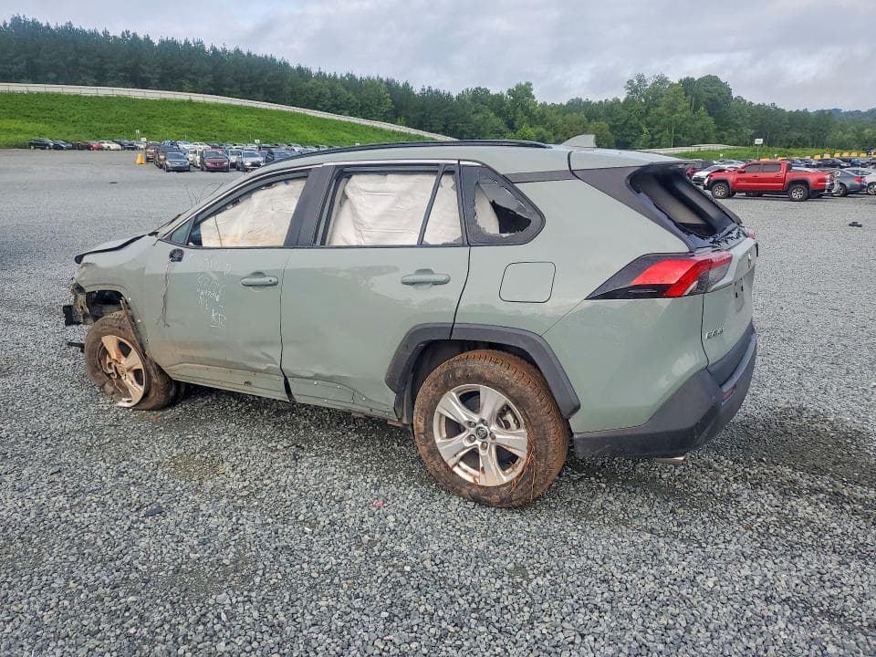 2019 TOYOTA RAV4 XLE 2
