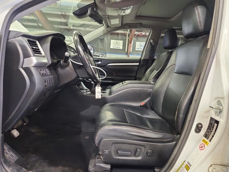 2017 TOYOTA HIGHLANDER XLE 7
