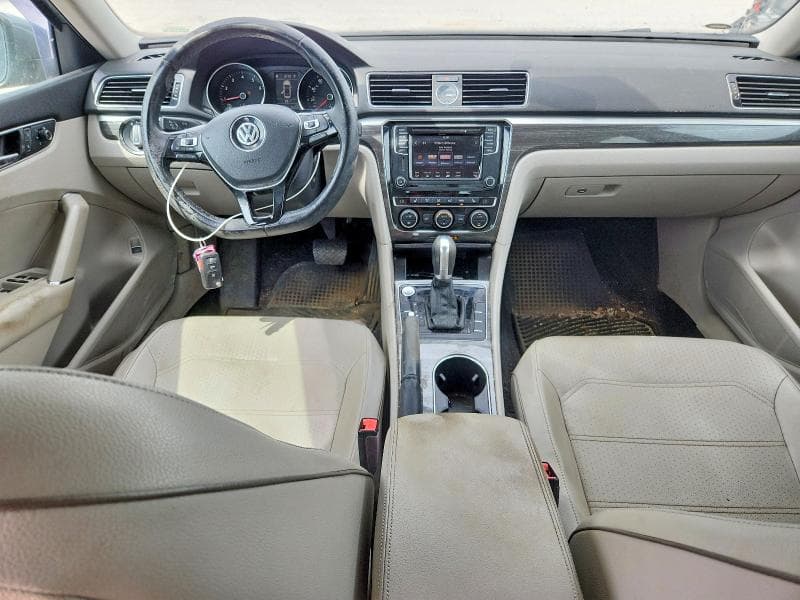 2017 VOLKSWAGEN PASSAT SE 8