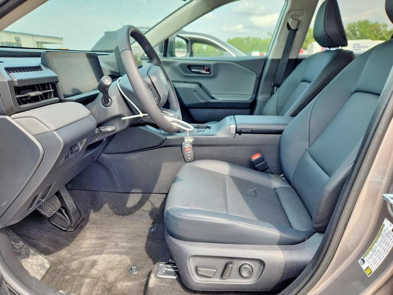 2026 TOYOTA RAV4 XLE PREMIUM 7