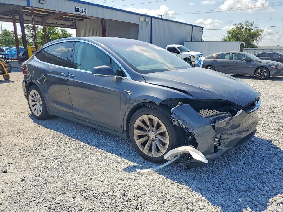 2017 TESLA MODEL X 4