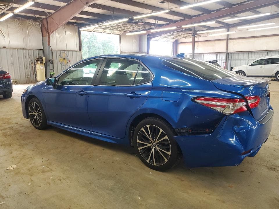 2020 TOYOTA CAMRY SE 2