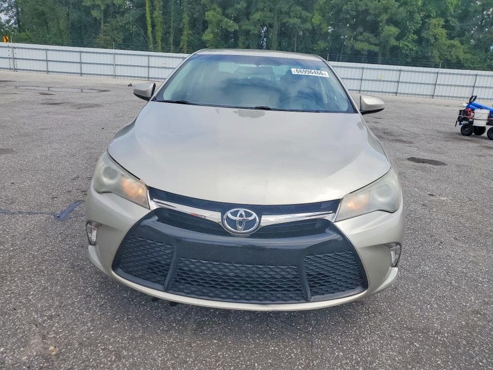 2017 TOYOTA CAMRY SE 5