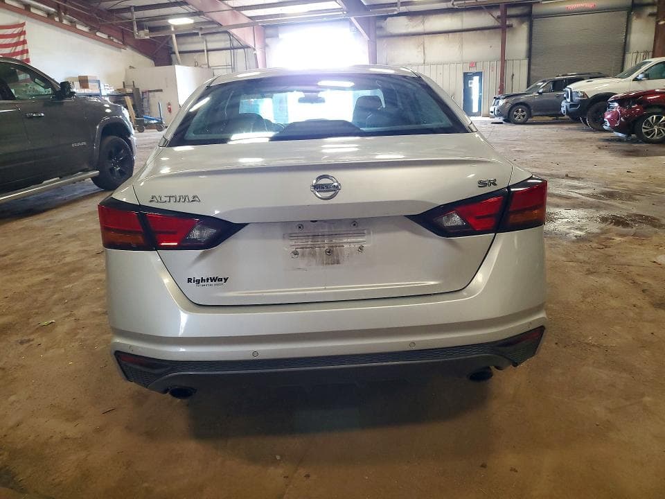 2022 NISSAN ALTIMA SR 6