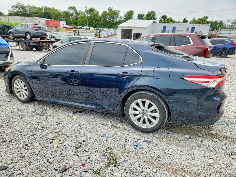 2018 TOYOTA CAMRY LE 2