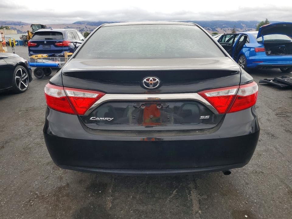 2017 TOYOTA CAMRY LE 6