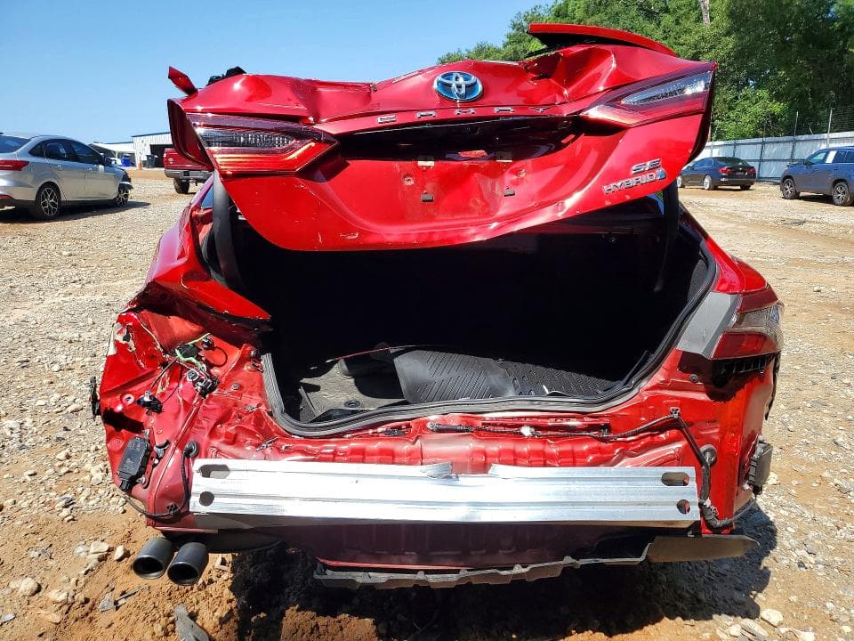 2022 TOYOTA CAMRY HYBRID SE 6