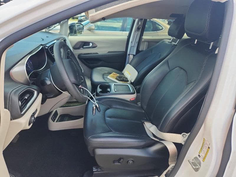 2024 CHRYSLER PACIFICA TOURING L 7
