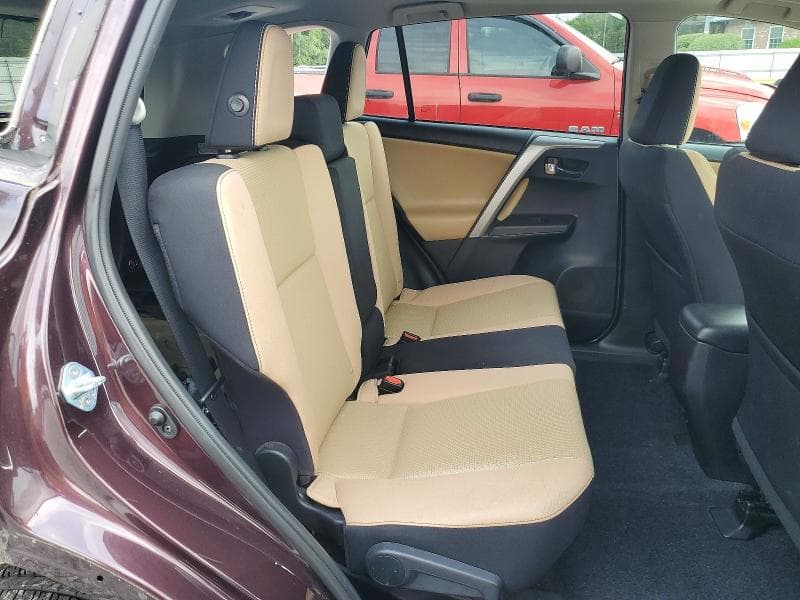 2017 TOYOTA RAV4 XLE 11