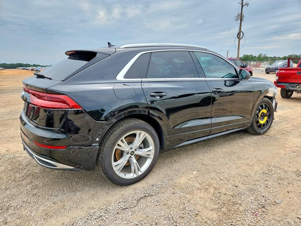 2023 AUDI Q8 PREMIUM 3