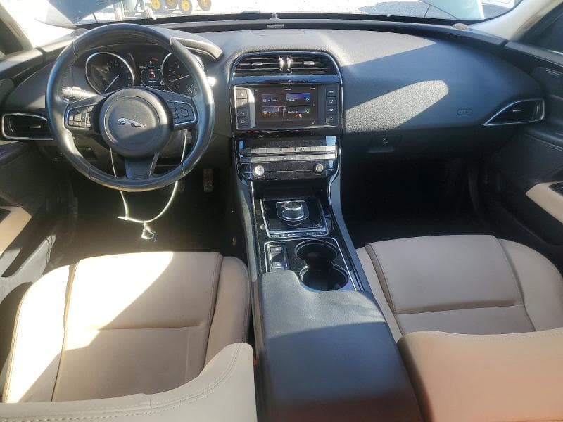 2017 JAGUAR XE PREMIUM 8