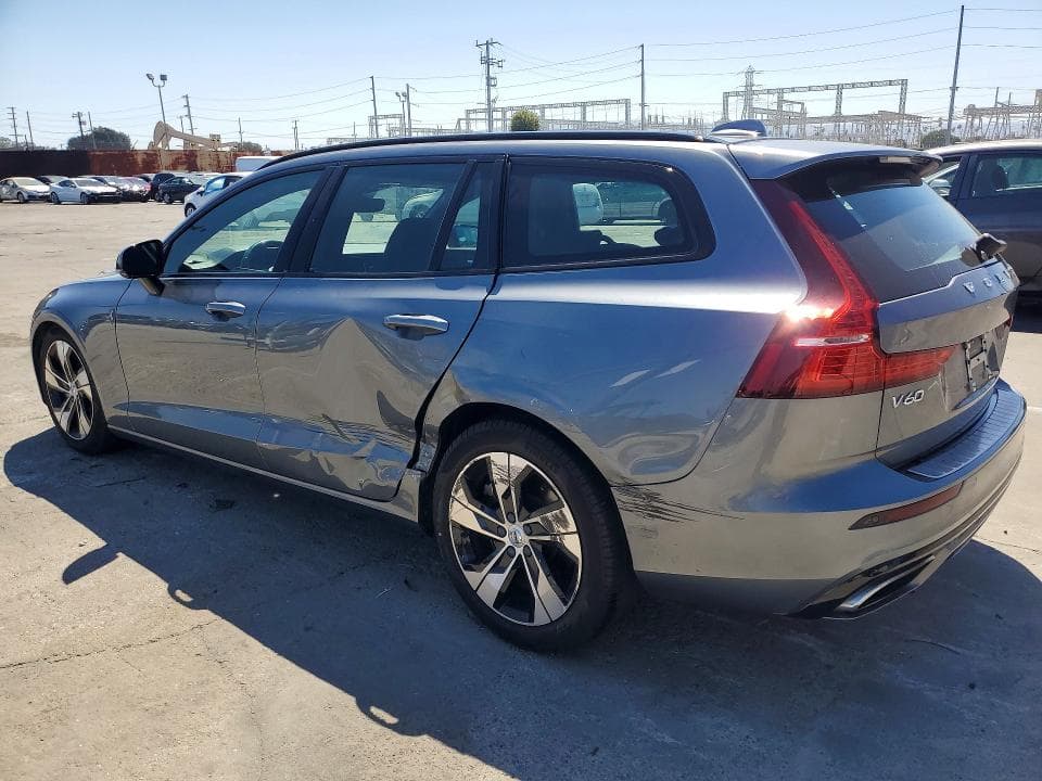2020 VOLVO V60 T5 R-DESIGN 2