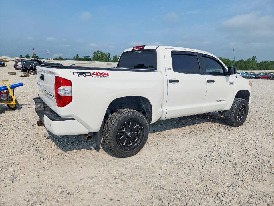 2017 TOYOTA TUNDRA SR5 3