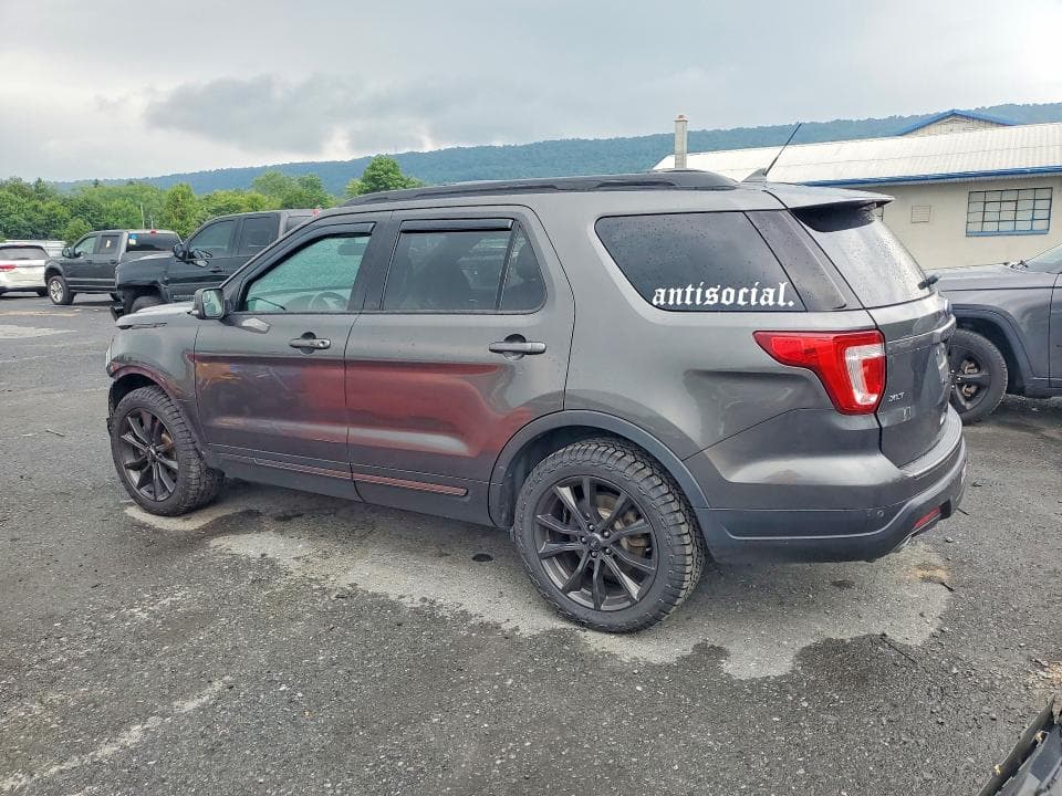 2018 FORD EXPLORER XLT 2