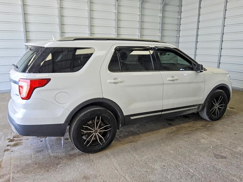 2017 FORD EXPLORER XLT 3