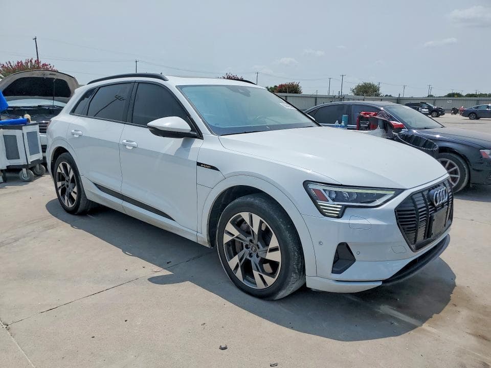 2022 AUDI E-TRON PREMIUM 4