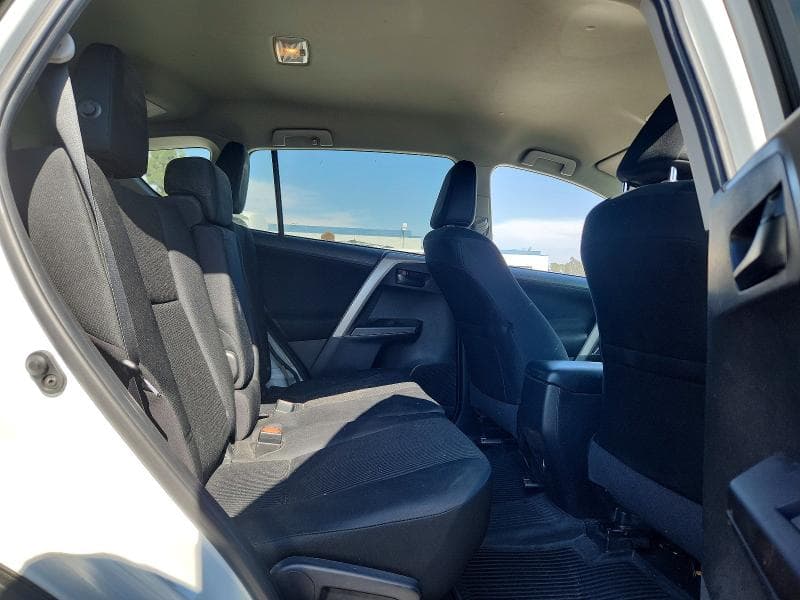 2018 TOYOTA RAV4 LE 10