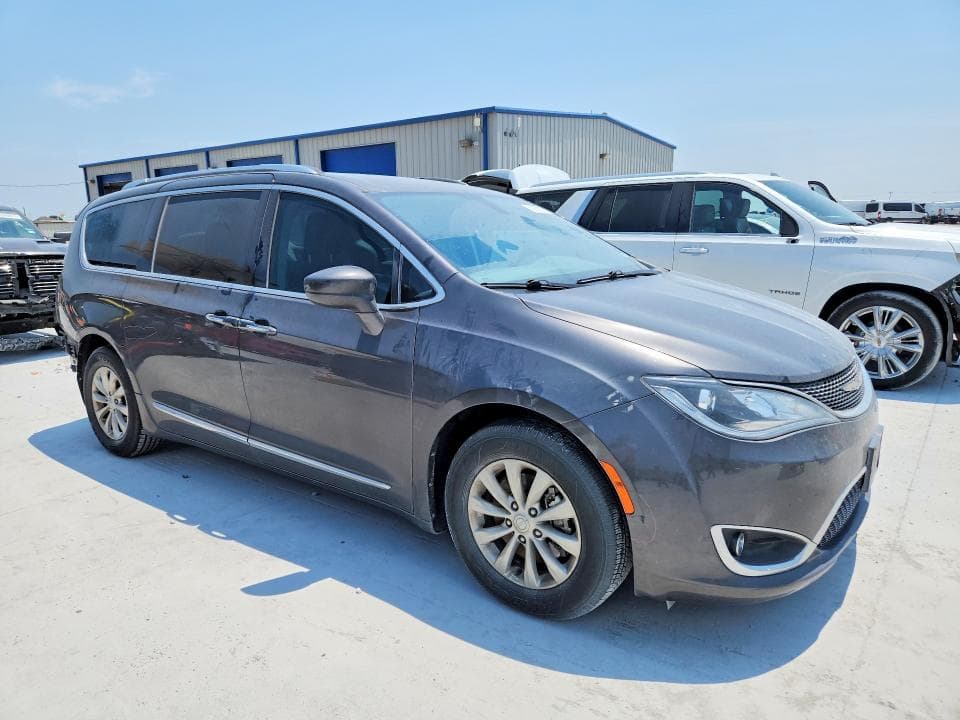 2018 CHRYSLER PACIFICA TOURING L 4
