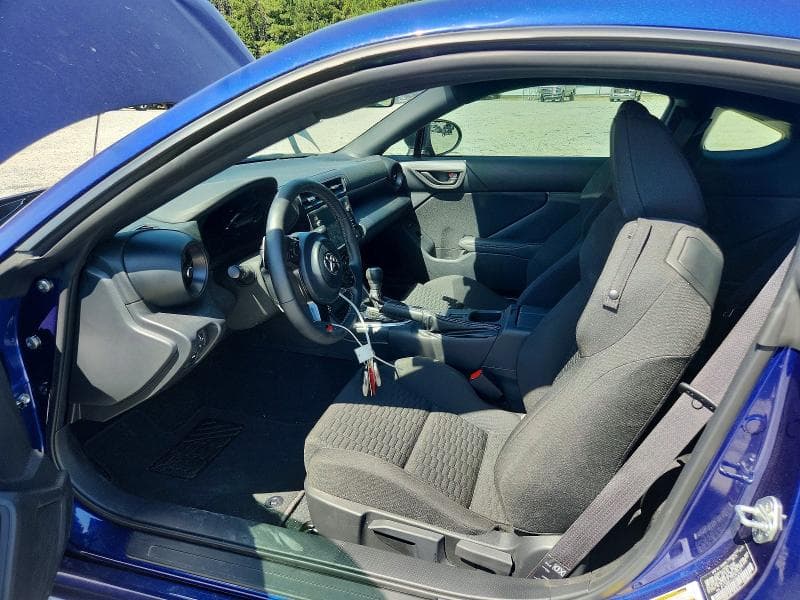 2025 TOYOTA GR86 BASE 7