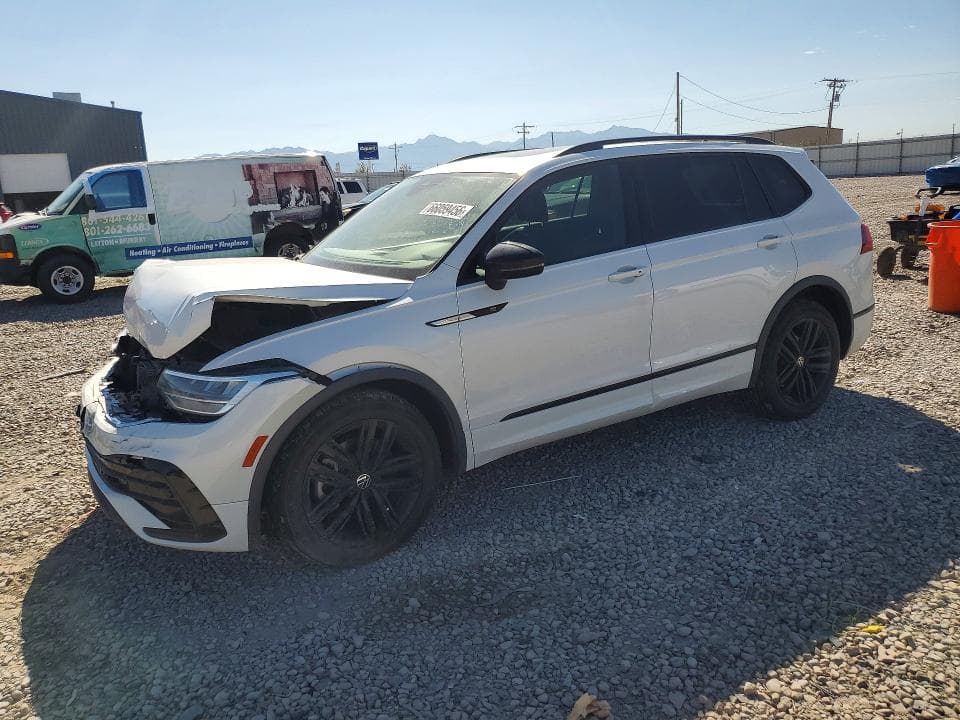 2022 VOLKSWAGEN TIGUAN SE R-LINE BLACK