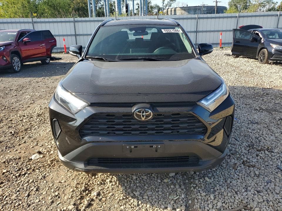 2024 TOYOTA RAV4 XLE 5