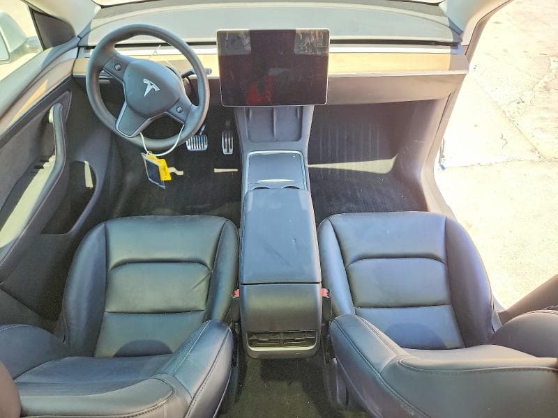 2023 TESLA MODEL Y 8
