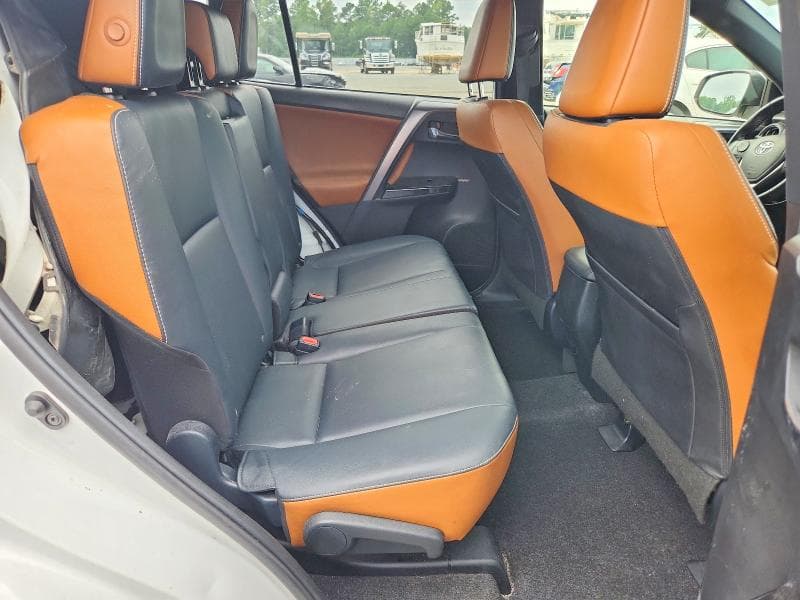2017 TOYOTA RAV4 SE 11