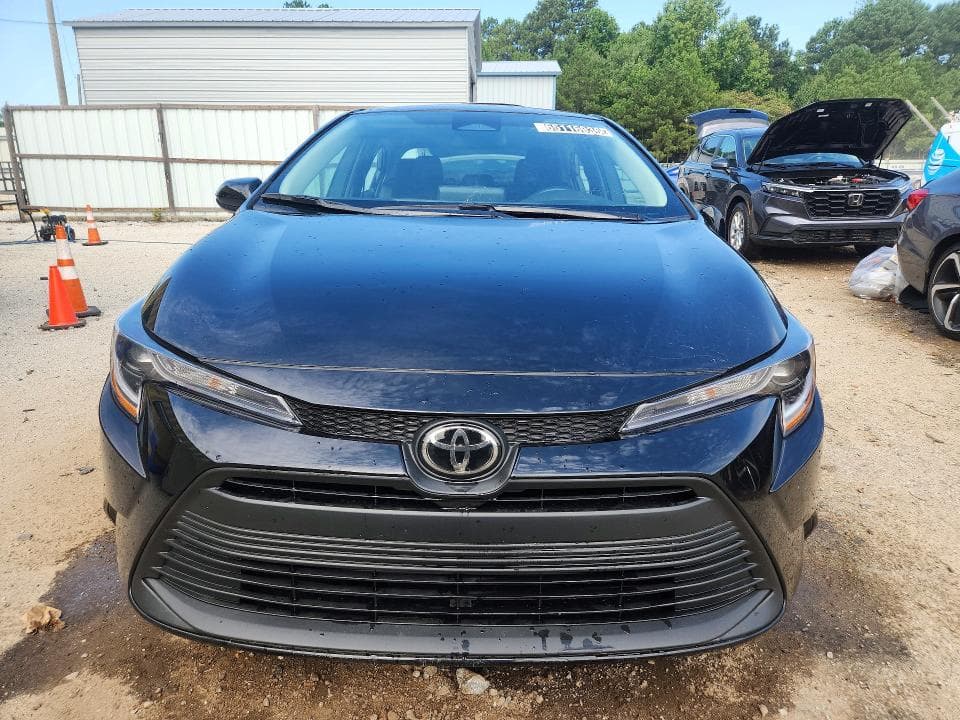 2026 TOYOTA COROLLA LE 5