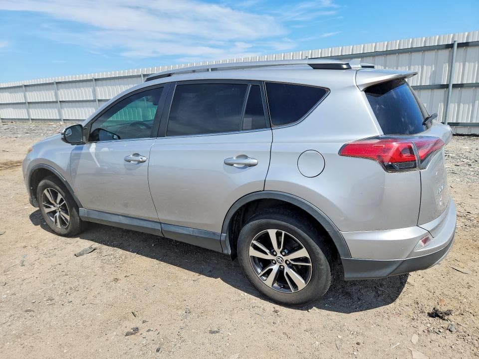 2018 TOYOTA RAV4 XLE 2