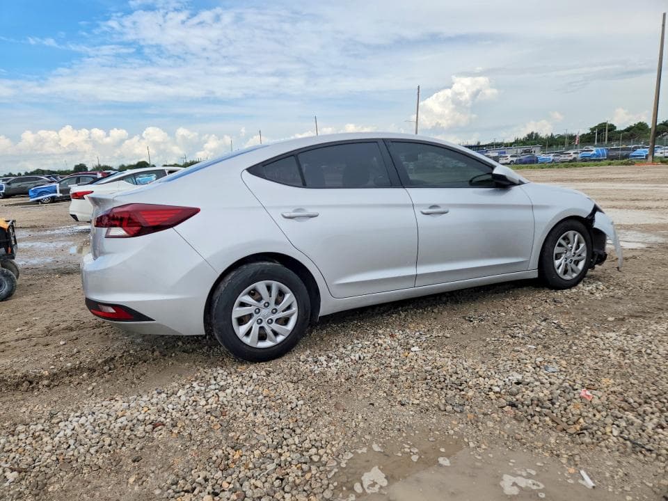 2019 HYUNDAI ELANTRA SE 3
