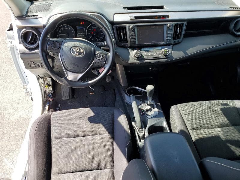 2017 TOYOTA RAV4 XLE 8