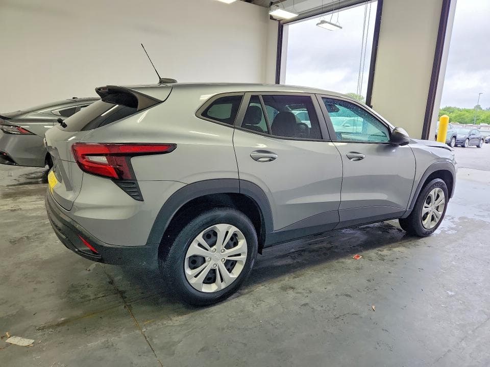 2024 CHEVROLET TRAX LS 3