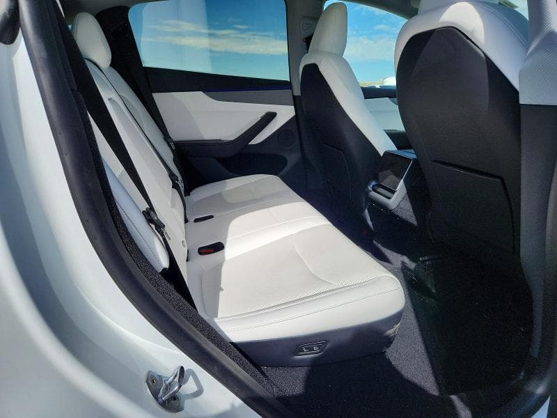 2026 TESLA MODEL Y 10
