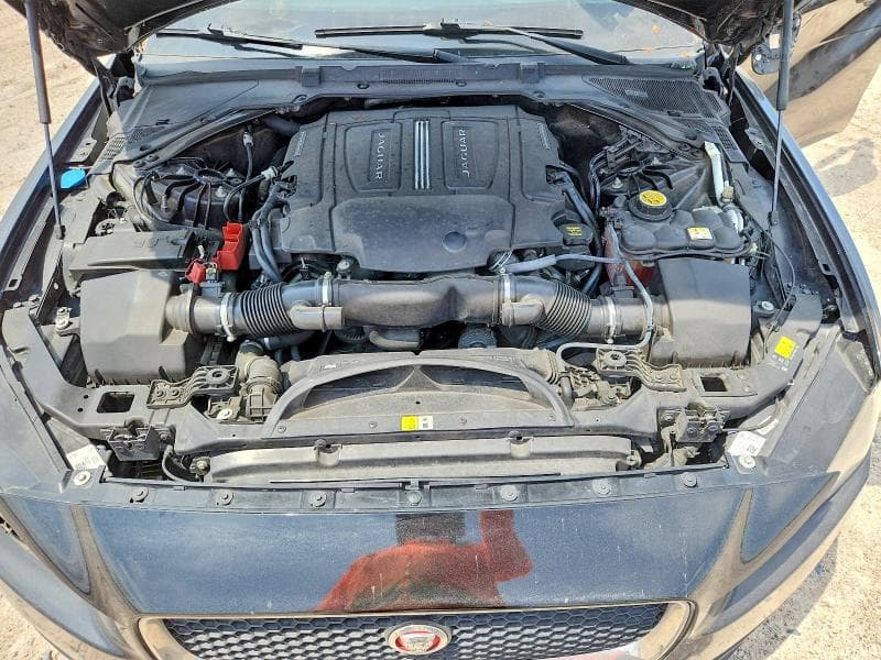 2017 JAGUAR XE PREMIUM 11