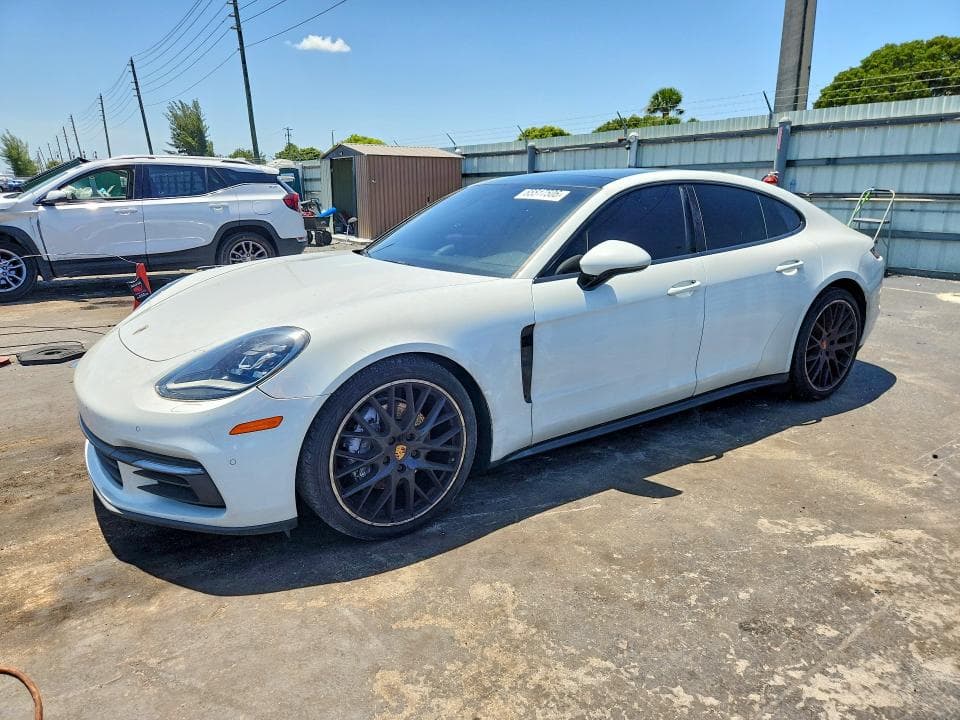 2018 PORSCHE PANAMERA 4 - 1