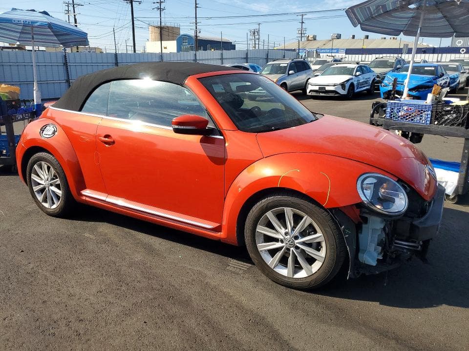 2018 VOLKSWAGEN BEETLE S 4