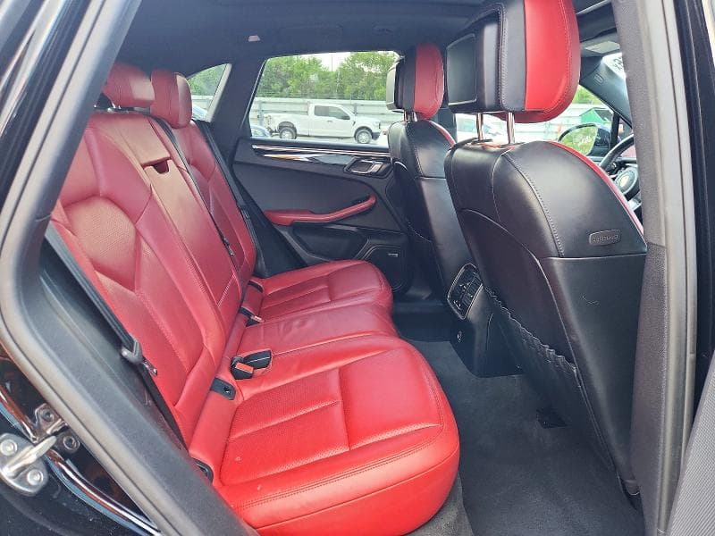 2018 PORSCHE MACAN 11