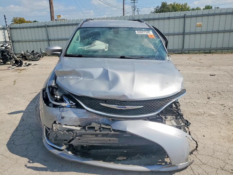 2019 CHRYSLER PACIFICA TOURING L 5