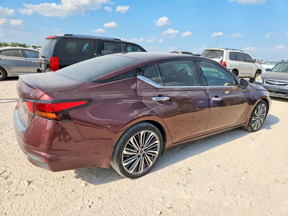 2023 NISSAN ALTIMA SL 3