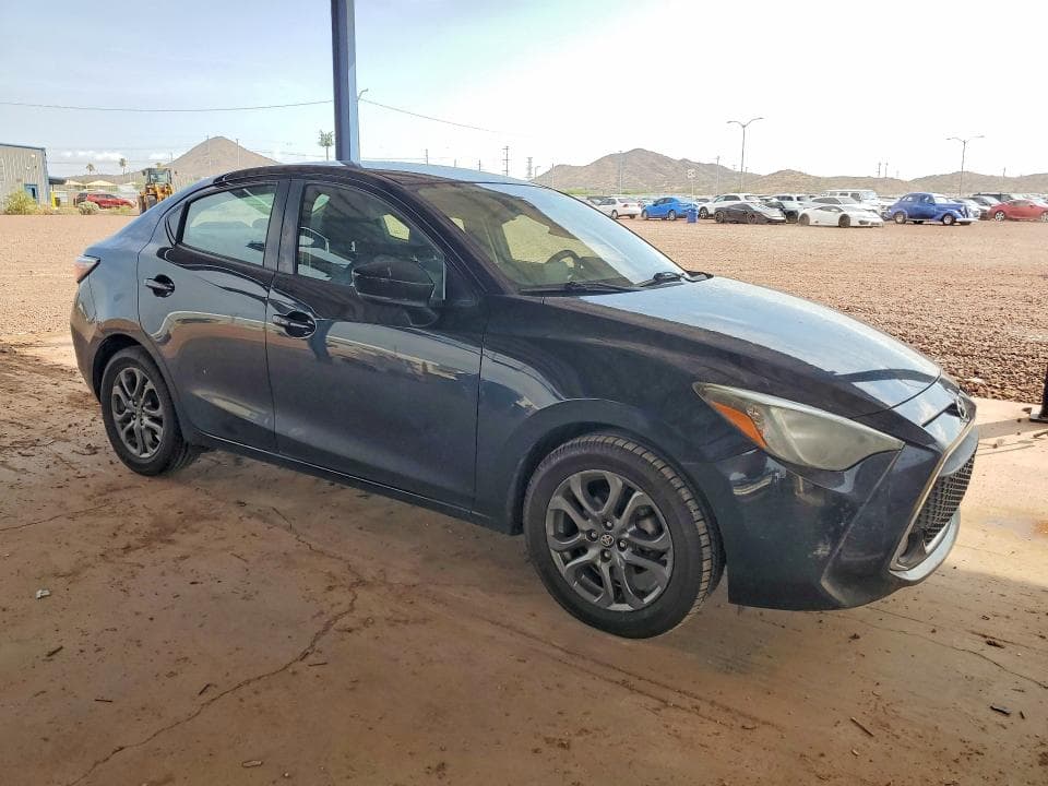 2019 TOYOTA YARIS LE 4