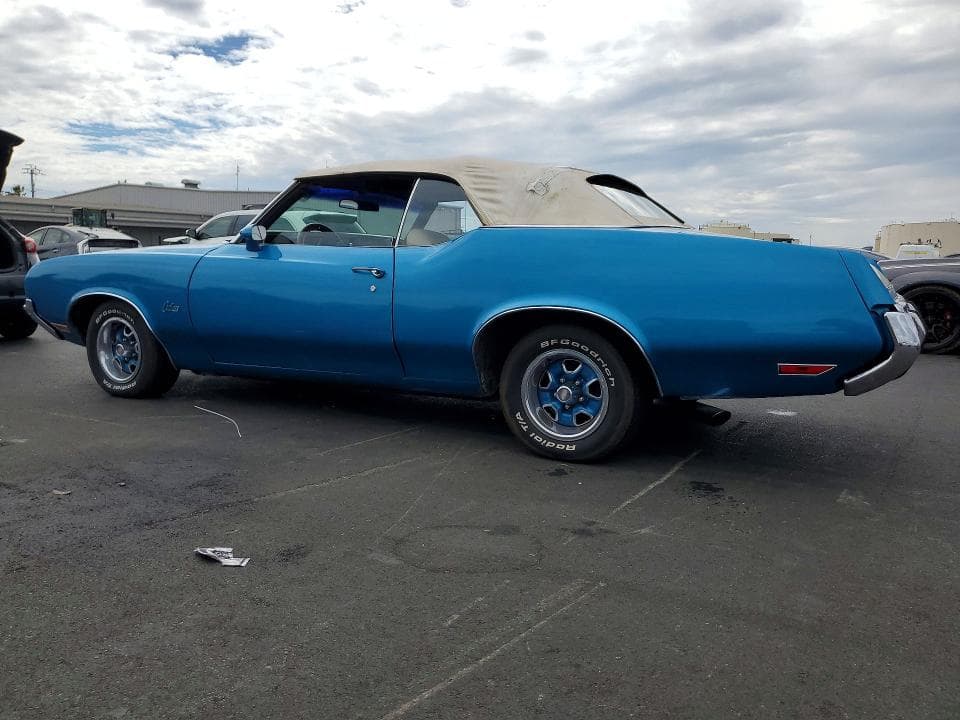 1972 OLDSMOBILE CUT SUPREM 2