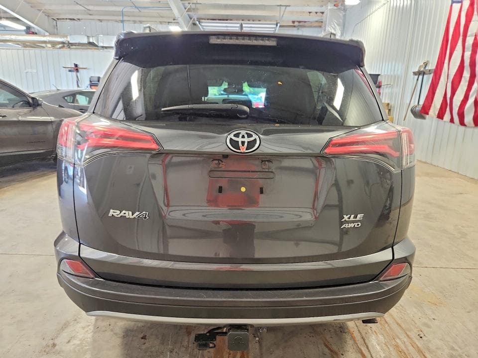 2018 TOYOTA RAV4 XLE 6