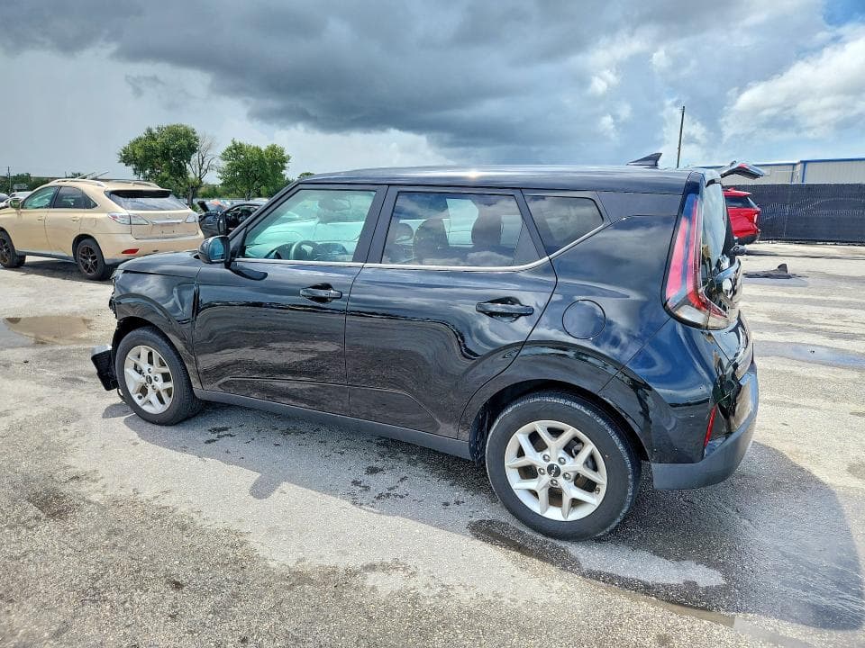 2023 KIA SOUL S 2