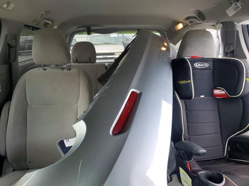 2020 TOYOTA SIENNA LE 10