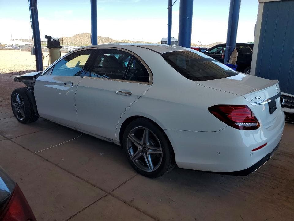 2019 MERCEDES-BENZ E 300 2